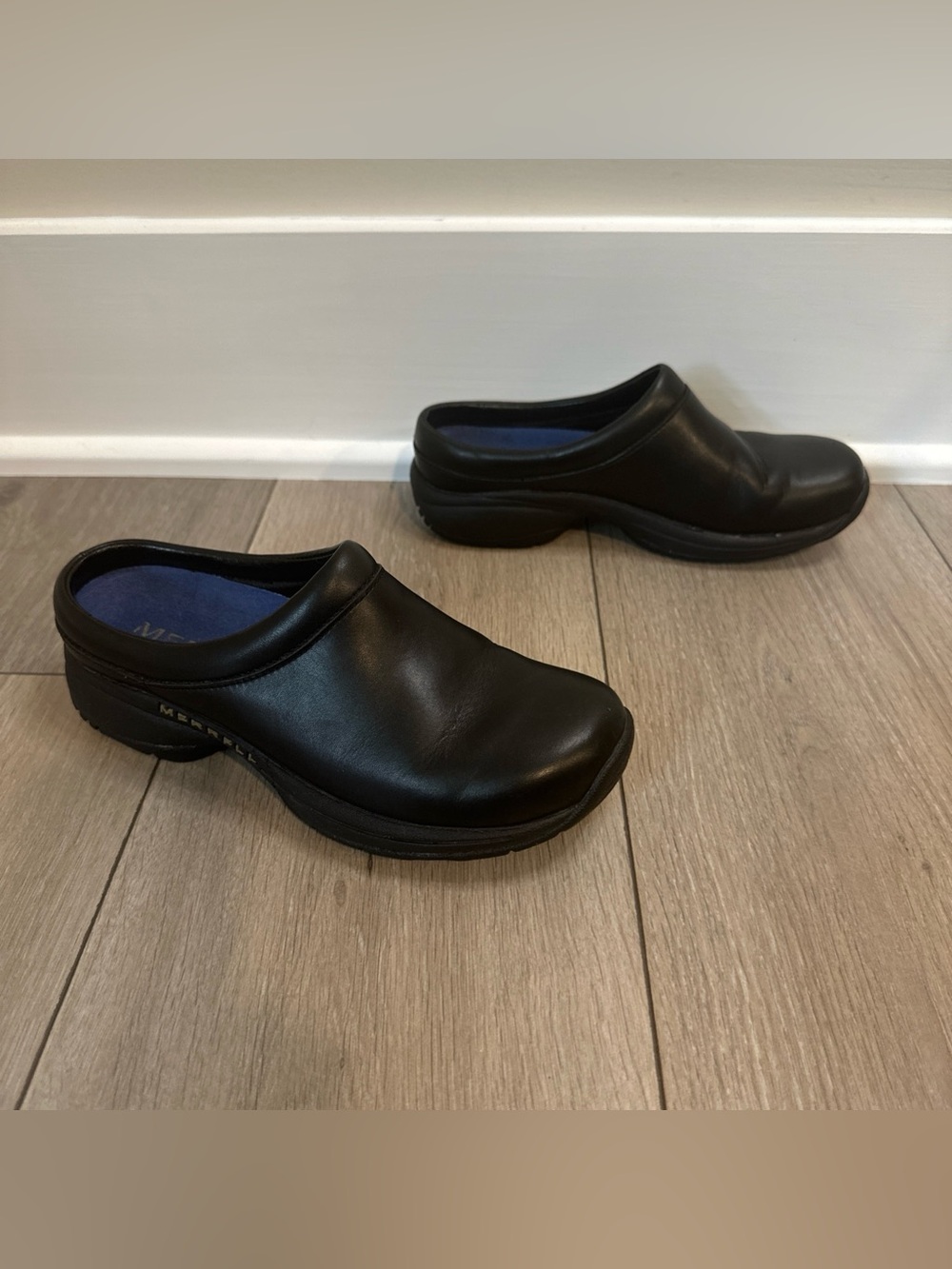 Merrell Women’s 6.5 Encore Nova Clogs Black Leather Slip On Comfort Shoes Mules